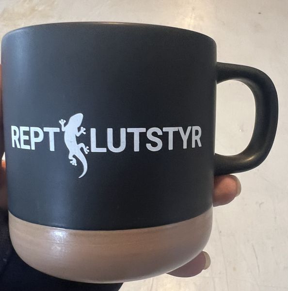 Svart Reptilutstyr kopp