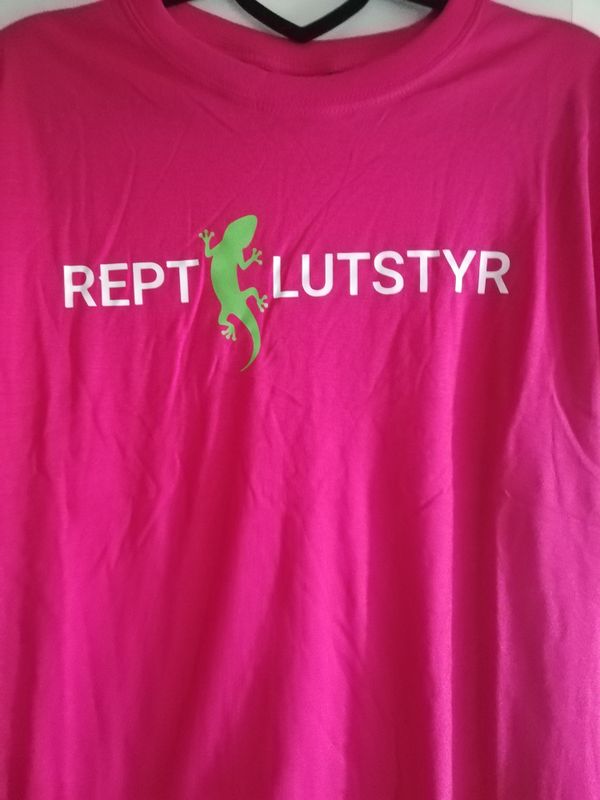 Rosa Reptilutstyr t-skjorte XXL